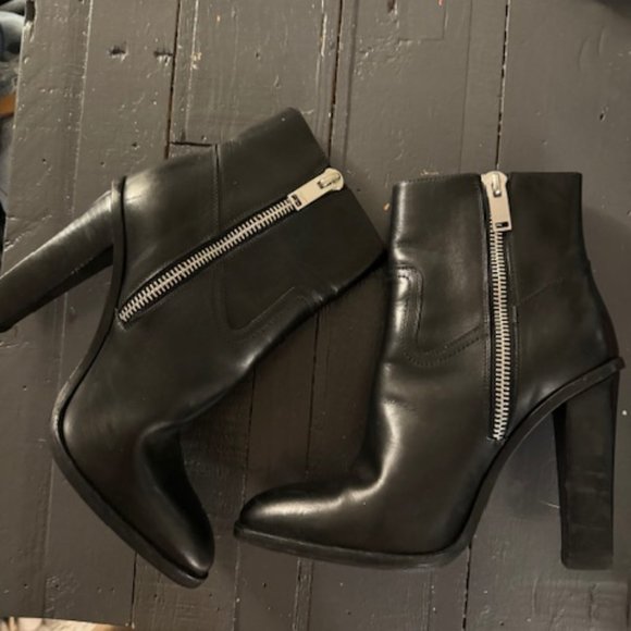 Saint Laurent YSL Black Bootie Boot 39 / 8 Great Condition - Picture 12 of 16